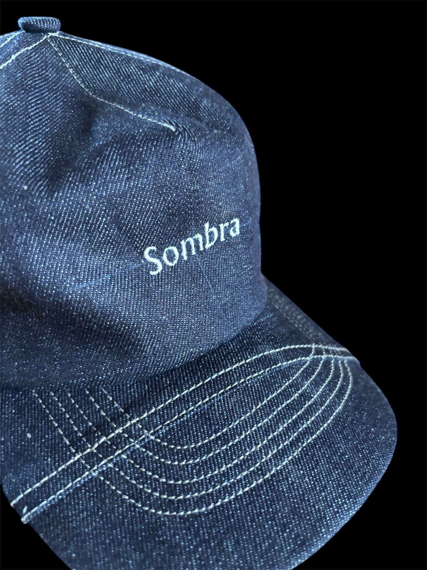 Gaze Allé's deep indigo cap
