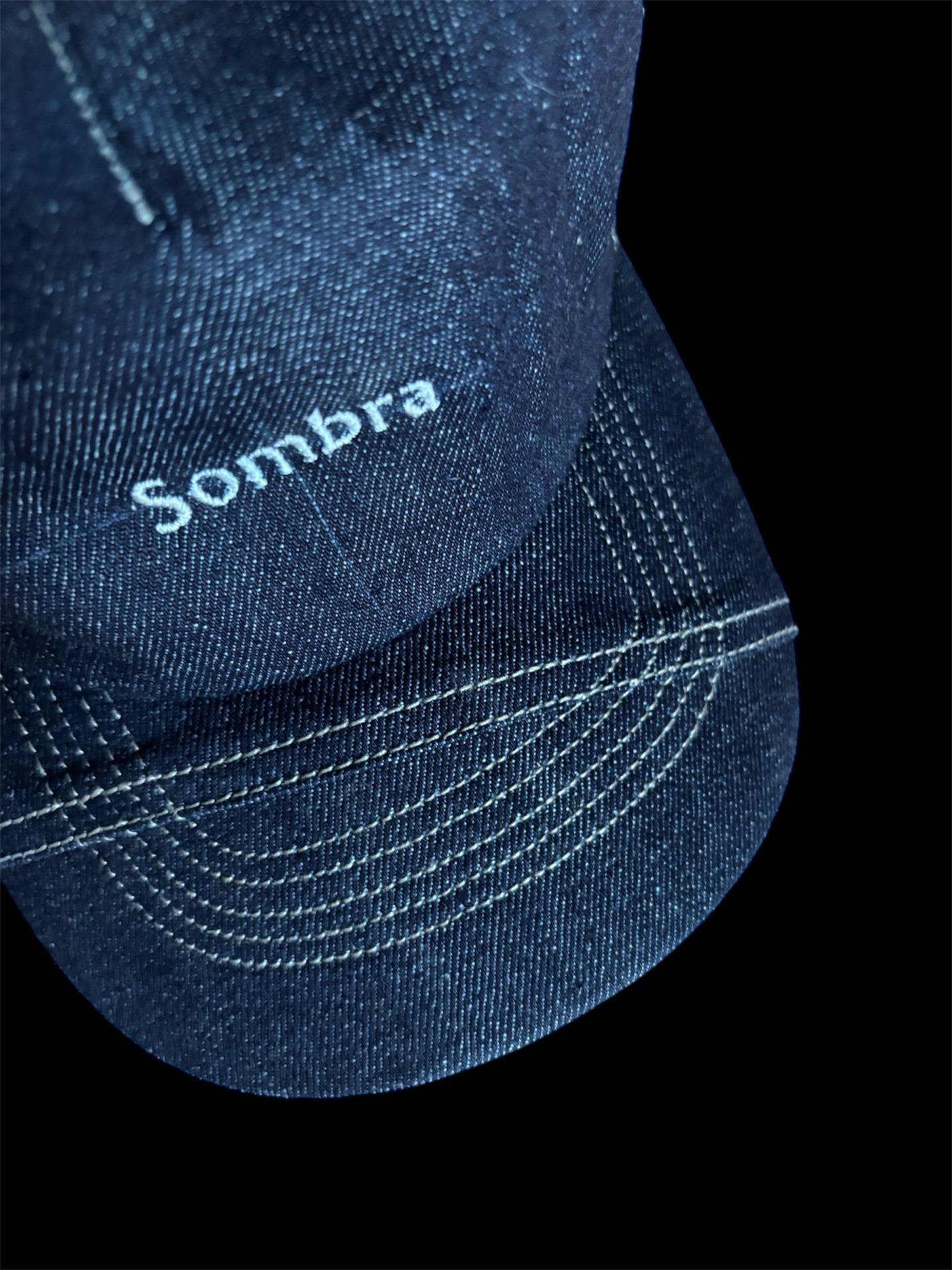 Gaze Allé's deep indigo cap